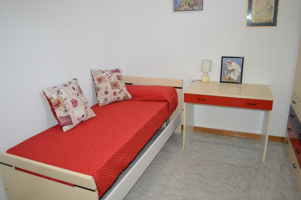 Casa Vacanze Da Roberta A Pochi Km Da Oristano Simaxis ภายนอก รูปภาพ